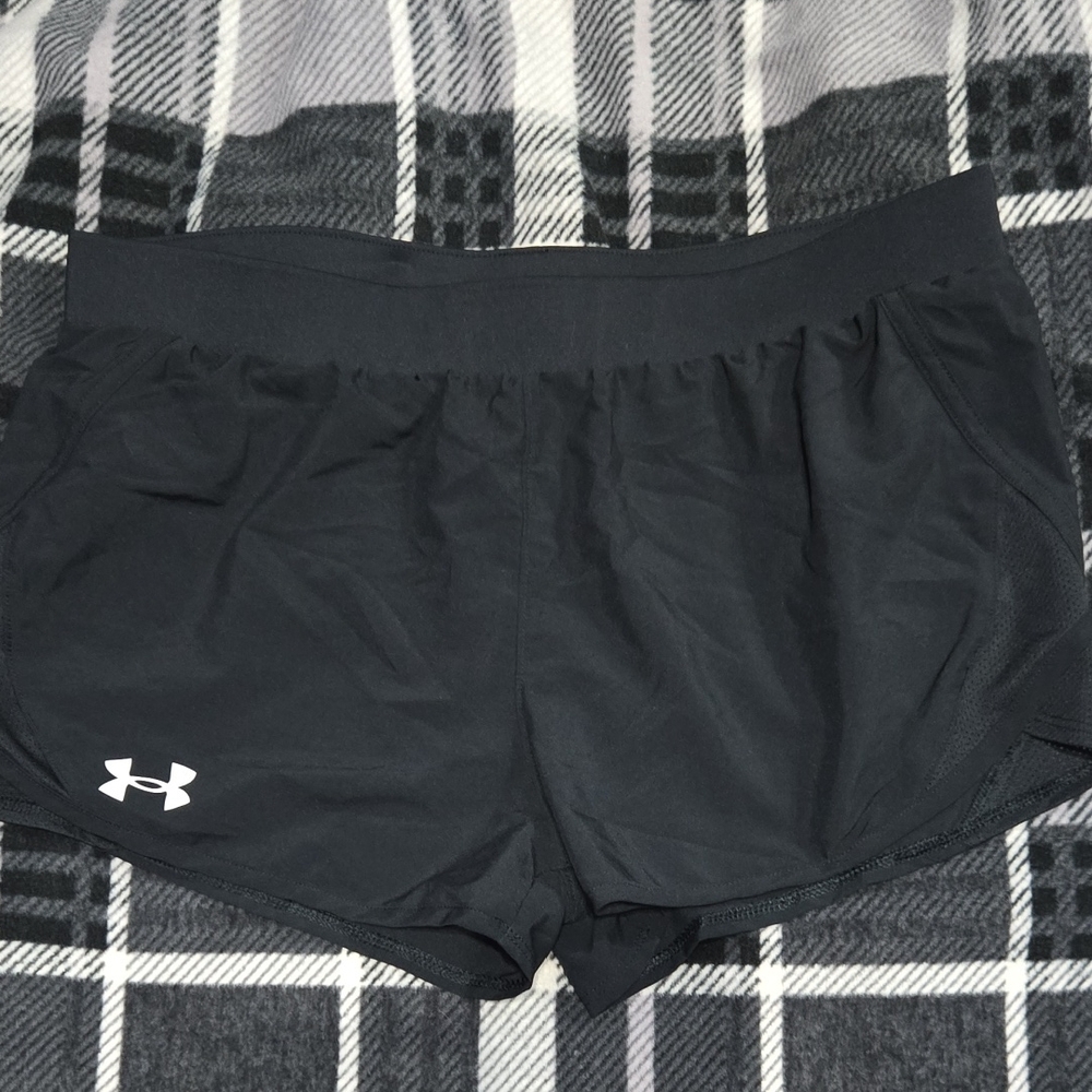 Under Armour Youth XLg Black Athletic Shorts Lightweight Elastic Waist